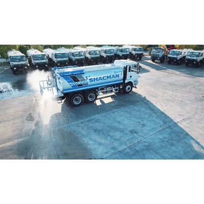 Comprar Camión tanque de rociadores de agua 6x4 personalizado para fumigación de carreteras de saneamiento municipal online manufacture