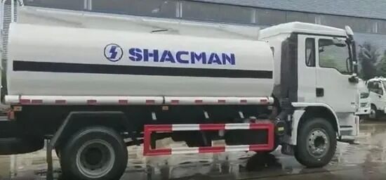 Buy Euro 5 Shacman Tractor Truck Manual Transmission 21 - 30t Load Capacity online manufacture